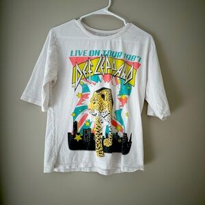 DefLeppard T shirt